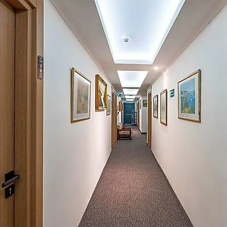 Gallion Hotel 2*